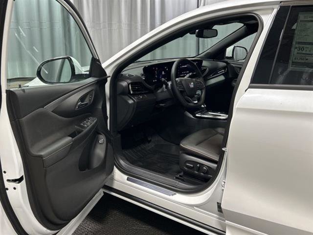 New 2025 Buick Envista Avenir image 16
