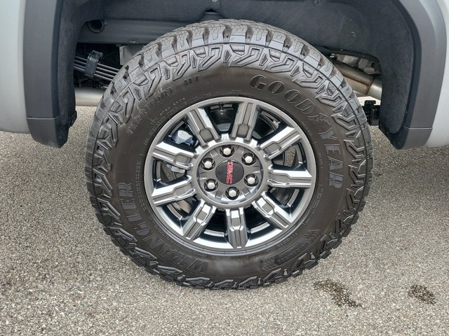 Used 2026 GMC Sierra 1500 AT4X w/ LPO, Black Badging Package AWD/4WD image 9