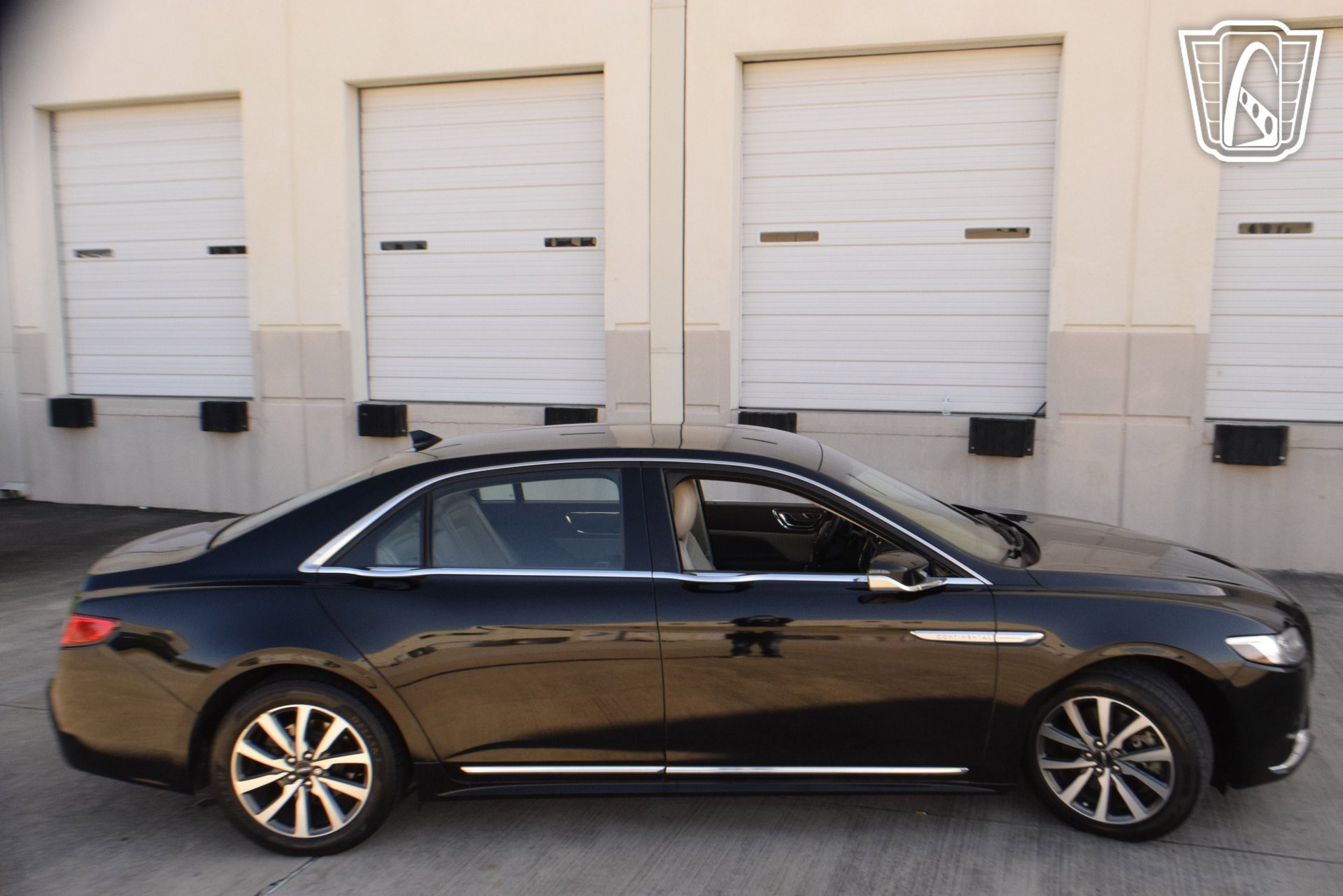 Used 2018 Lincoln Continental Premiere image 14