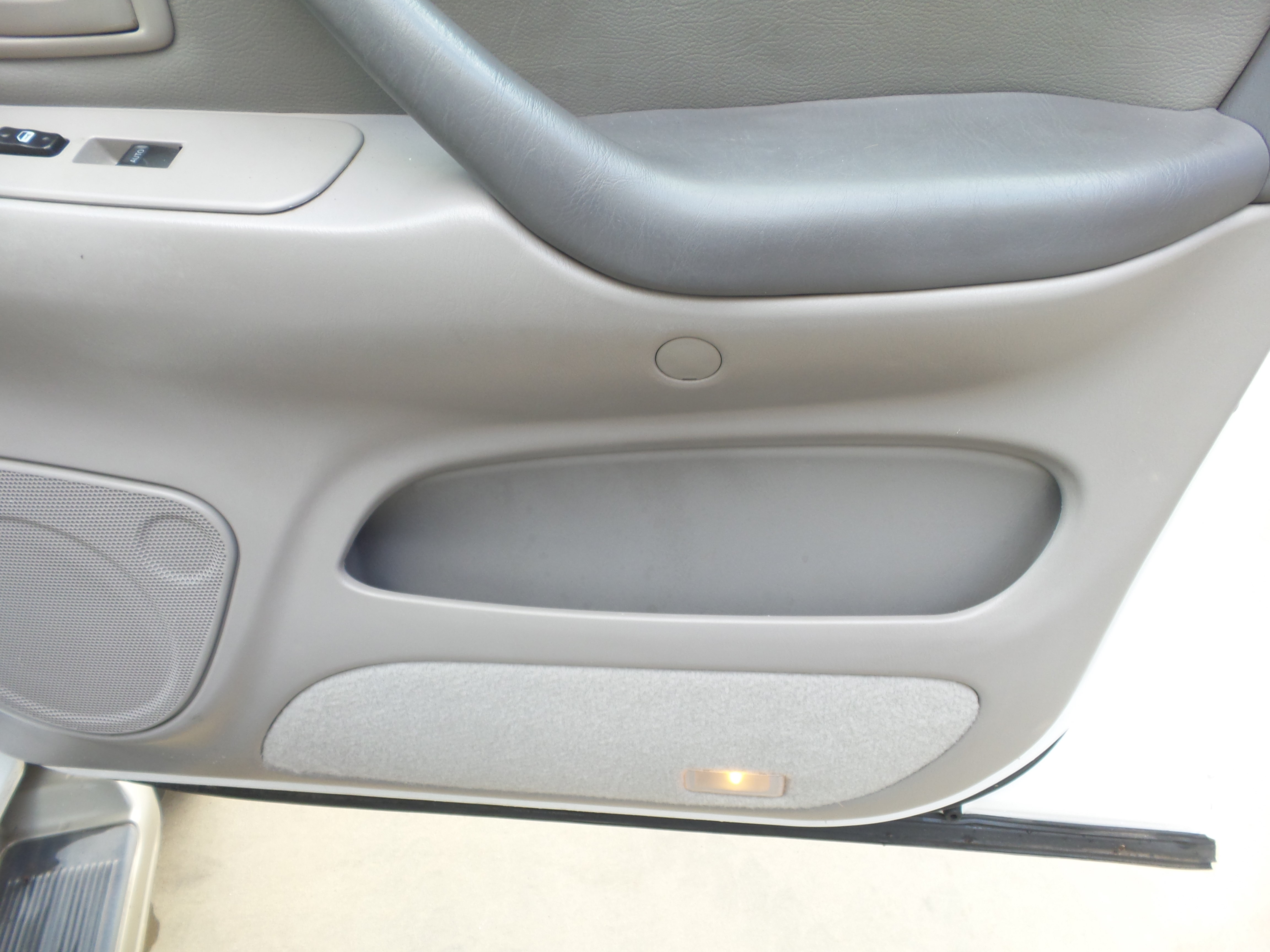 Used 2001 Toyota Sequoia SR5 AWD/4WD image 71