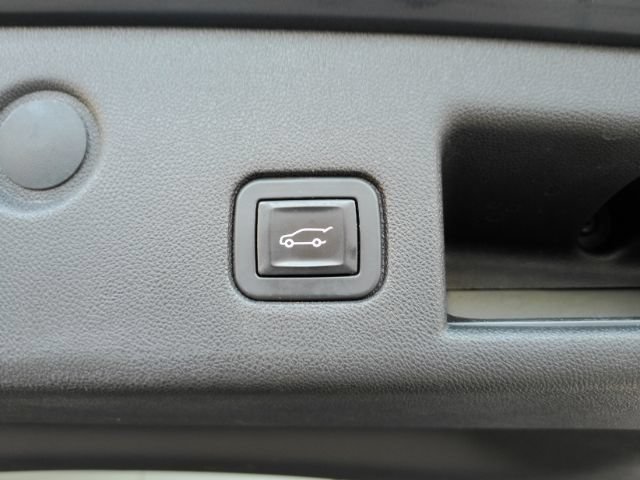 Used 2019 Chevrolet Equinox LT FWD image 22