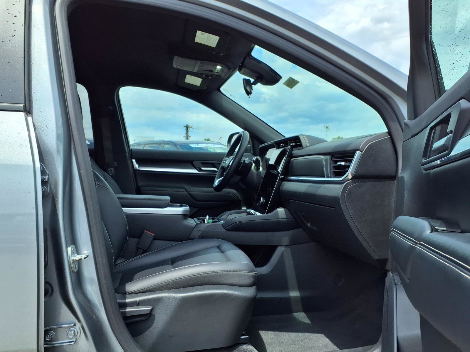 Used 2025 GMC Terrain Elevation w/ Elevation Premium Package AWD/4WD image 25