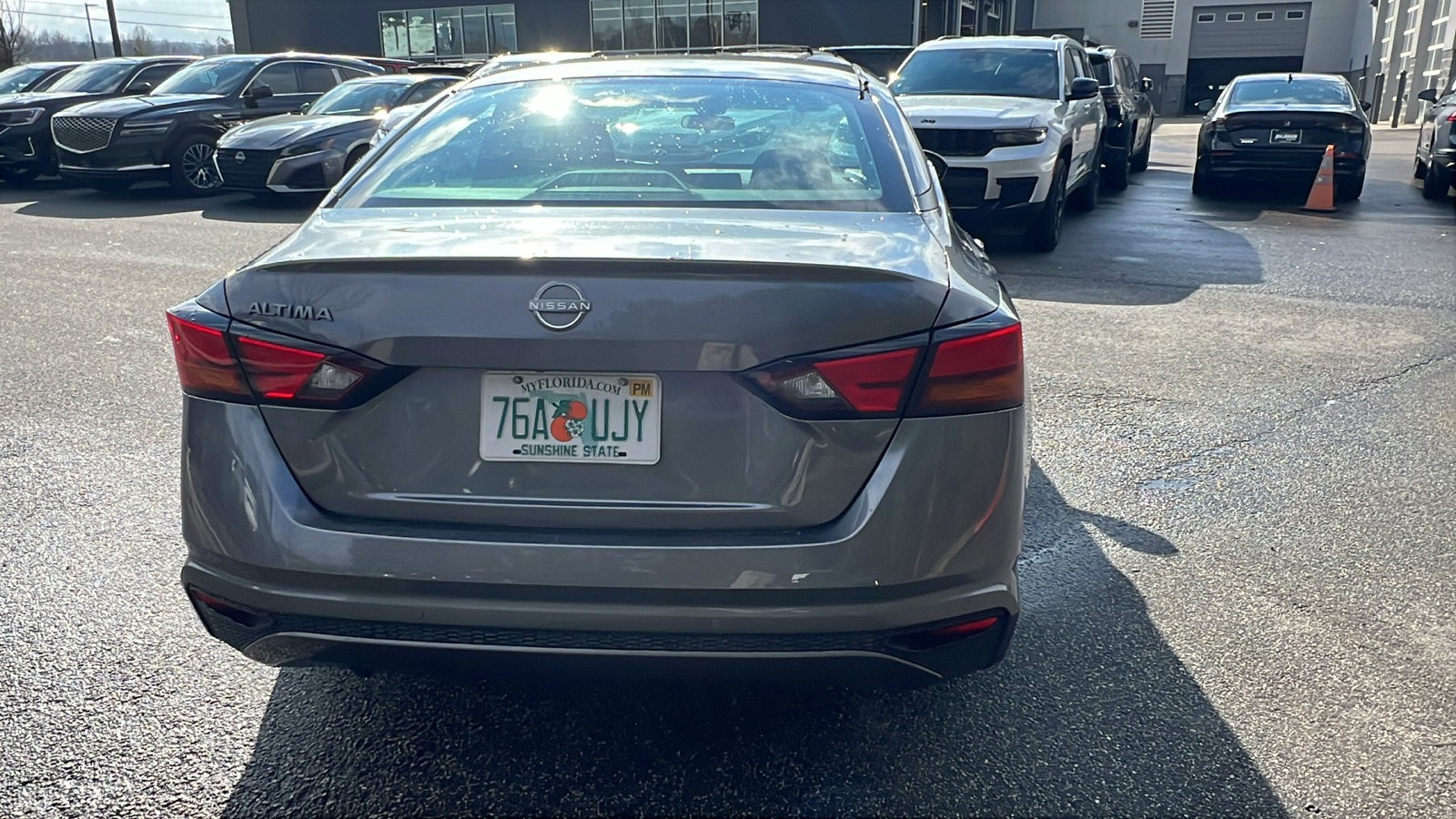 Used 2024 Nissan Altima 2.5 S image 9