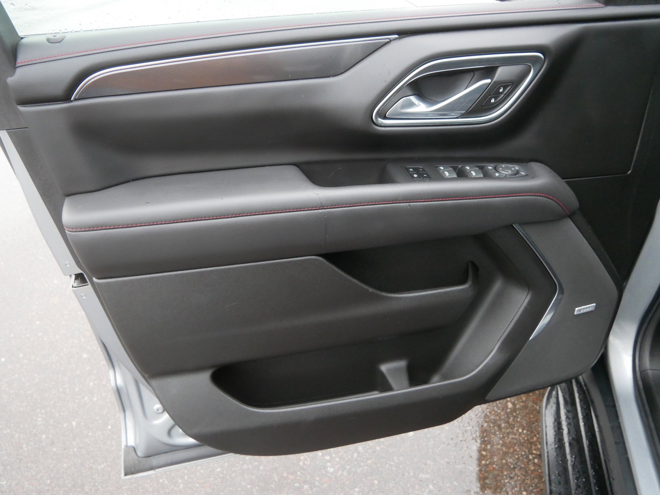 Used 2023 Chevrolet Suburban RST w/ Sport Performance Package image 21