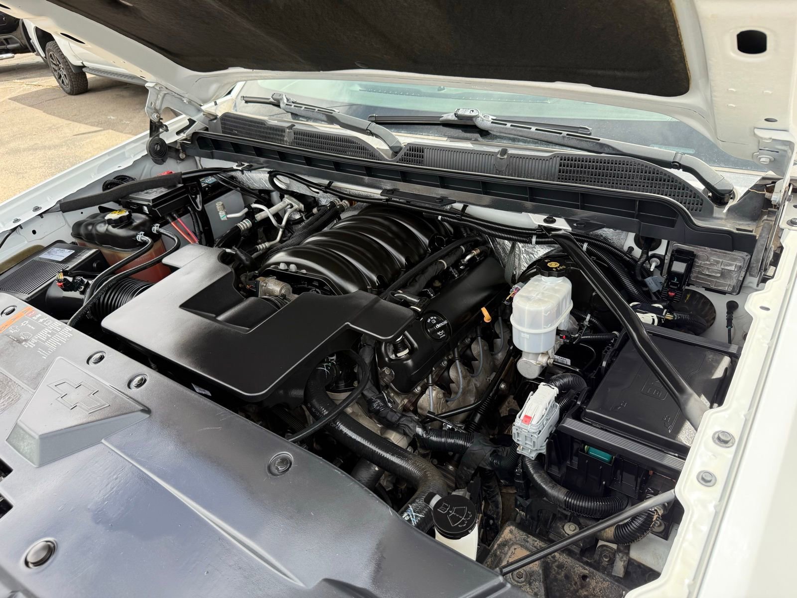 Used 2017 Chevrolet Silverado 1500 LTZ Z71 w/ LTZ Plus Package AWD/4WD image 48