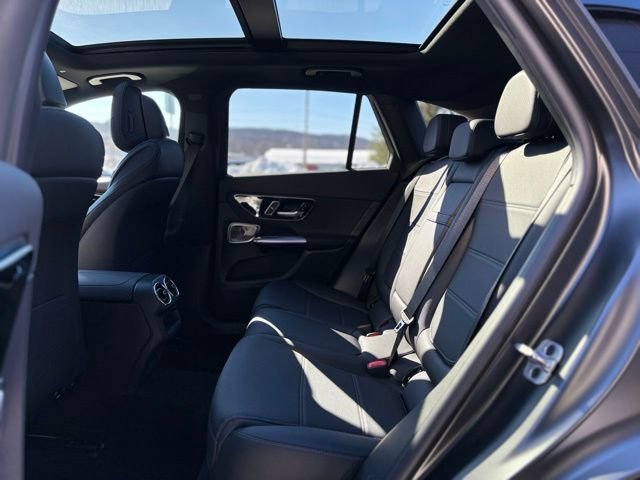 Used 2025 Mercedes-Benz GLC 300 4MATIC image 22
