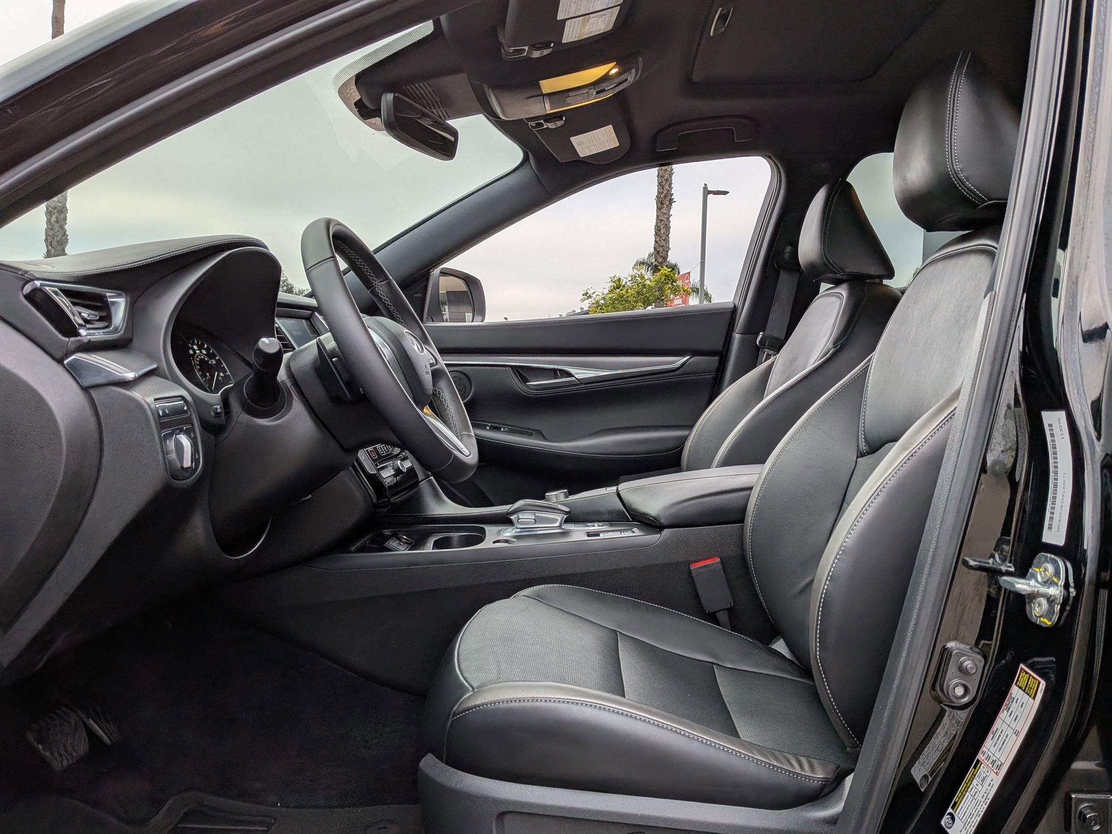 Certified 2025 INFINITI QX55 Luxe w/ Cargo Package image 16