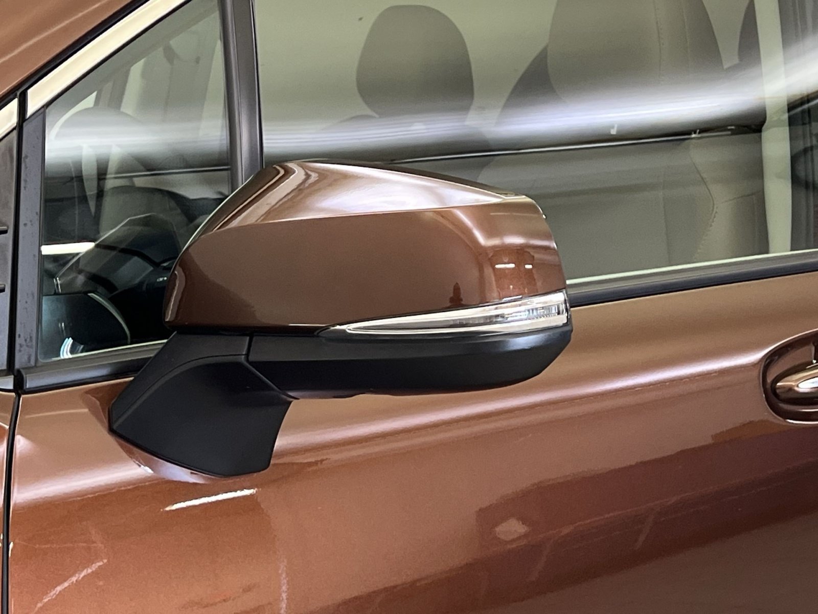 Used 2021 Toyota Sienna Limited FWD image 33