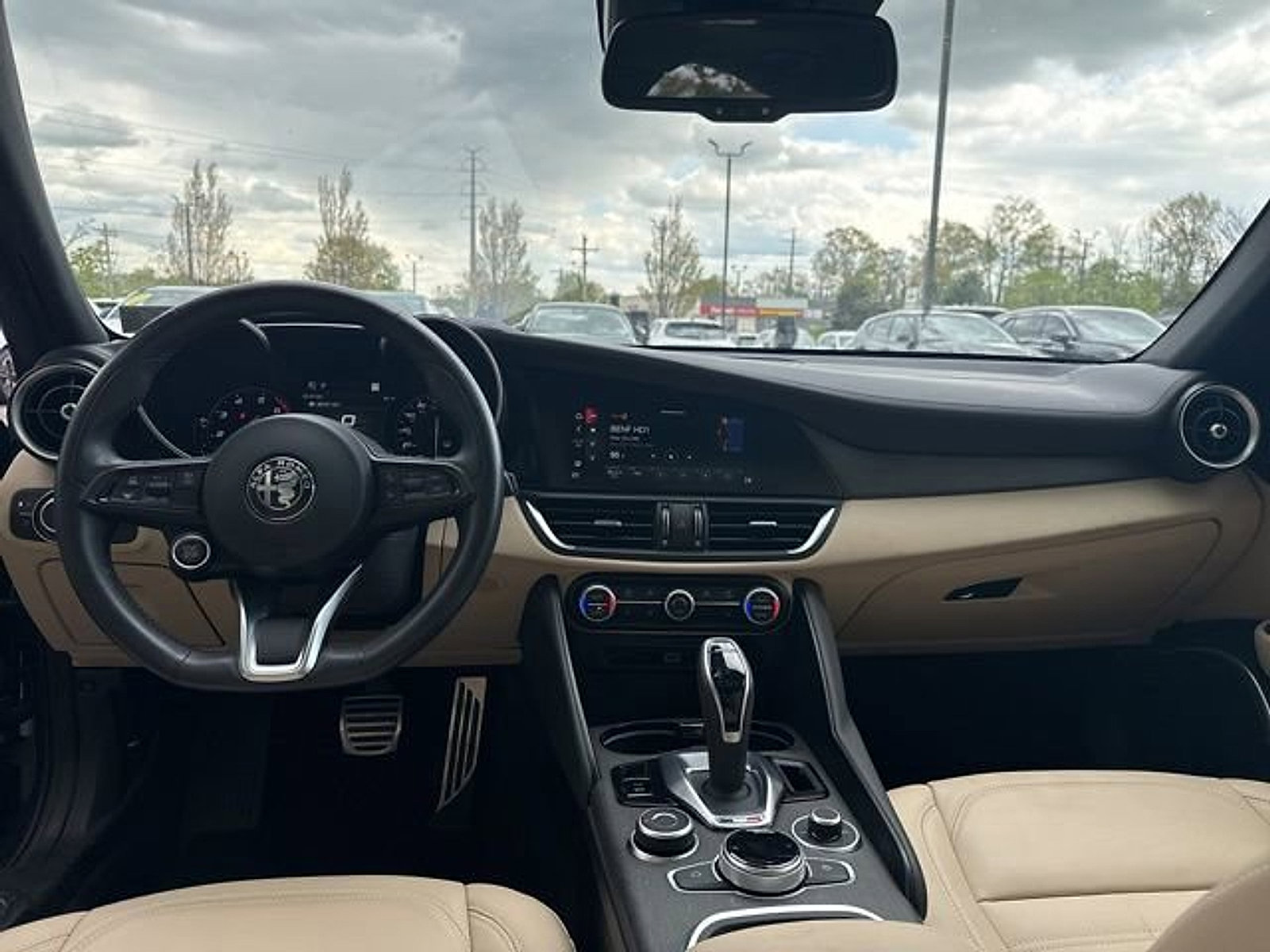 Used 2023 Alfa Romeo Giulia AWD w/ Quick Order Package 22X Lusso image 20