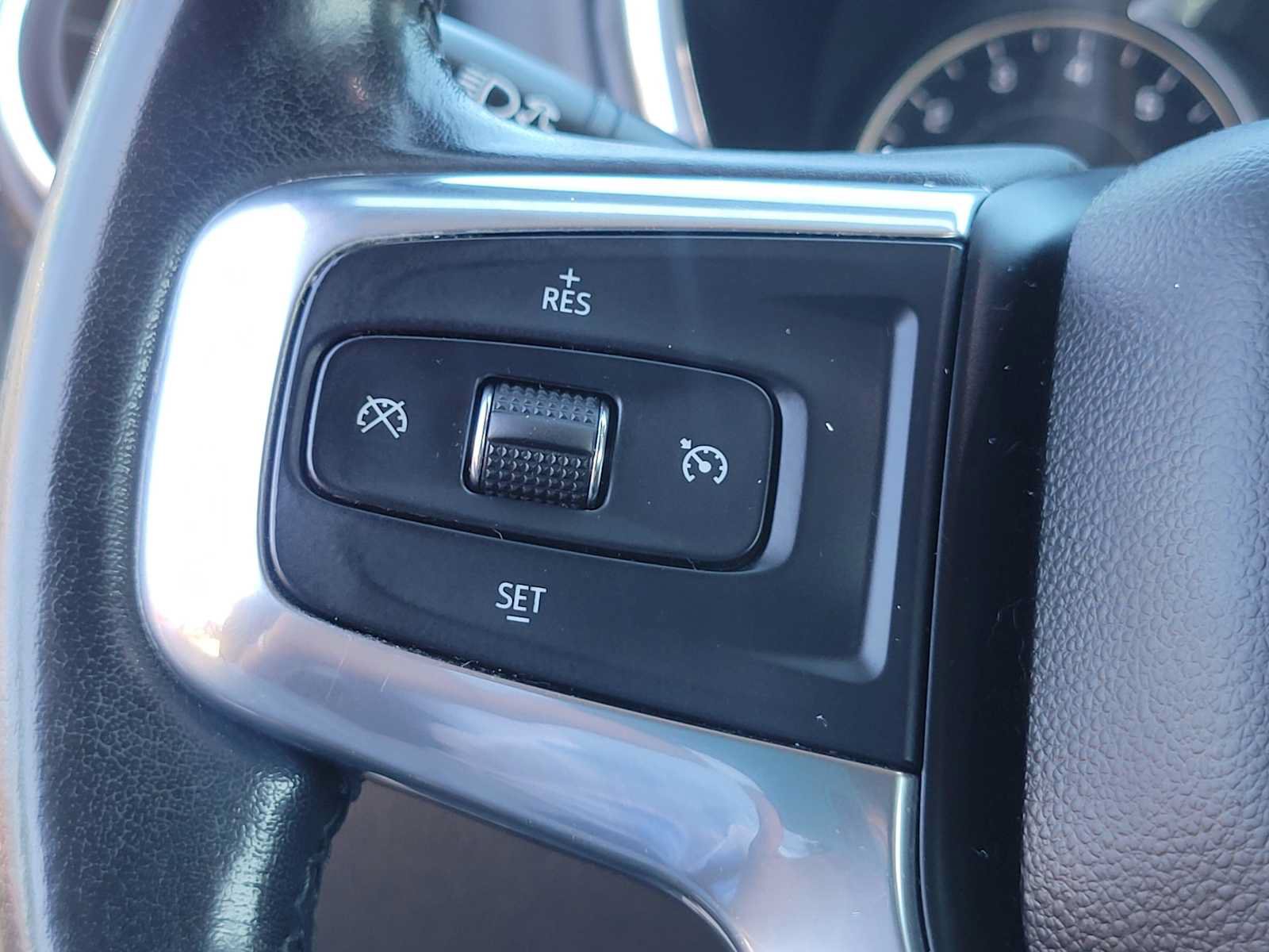 Used 2019 Chevrolet Blazer LT FWD image 28