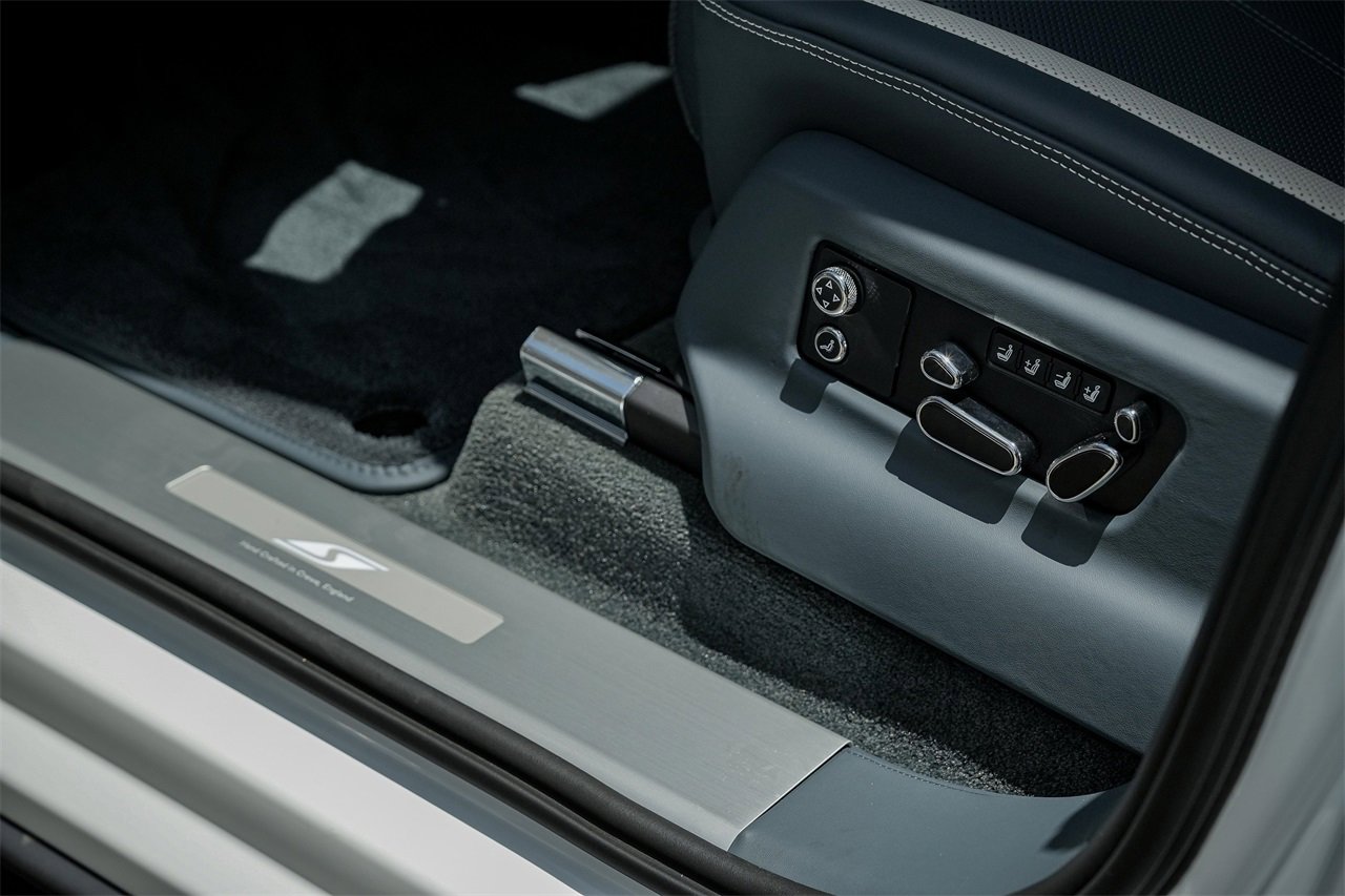 New 2025 Bentley Bentayga image 33