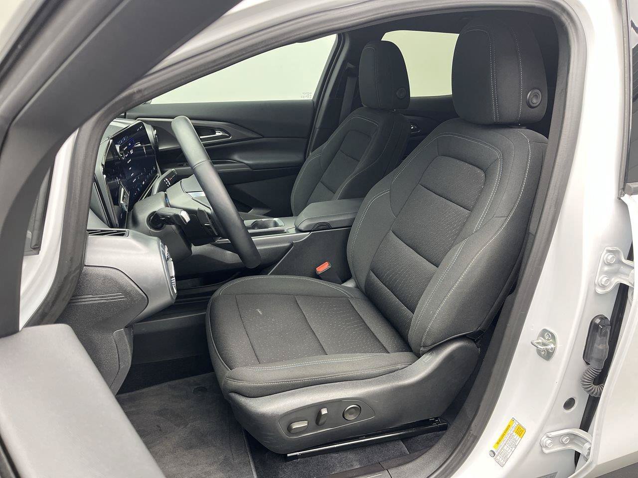 Certified 2025 Chevrolet Equinox EV LT w/ Comfort Package AWD/4WD image 10
