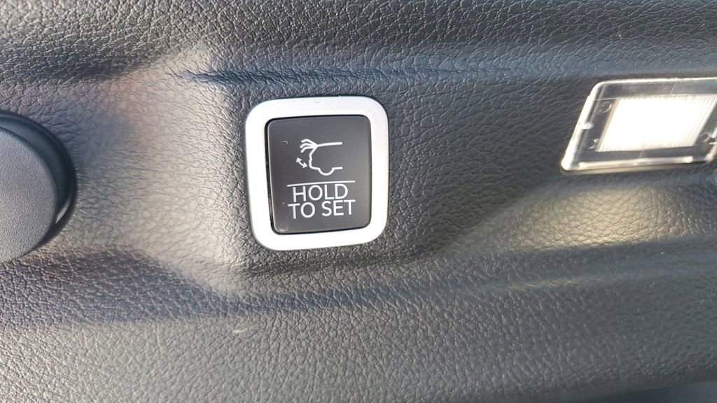 New 2025 Jeep Grand Cherokee L Limited w/ Black Appearance Package image 11