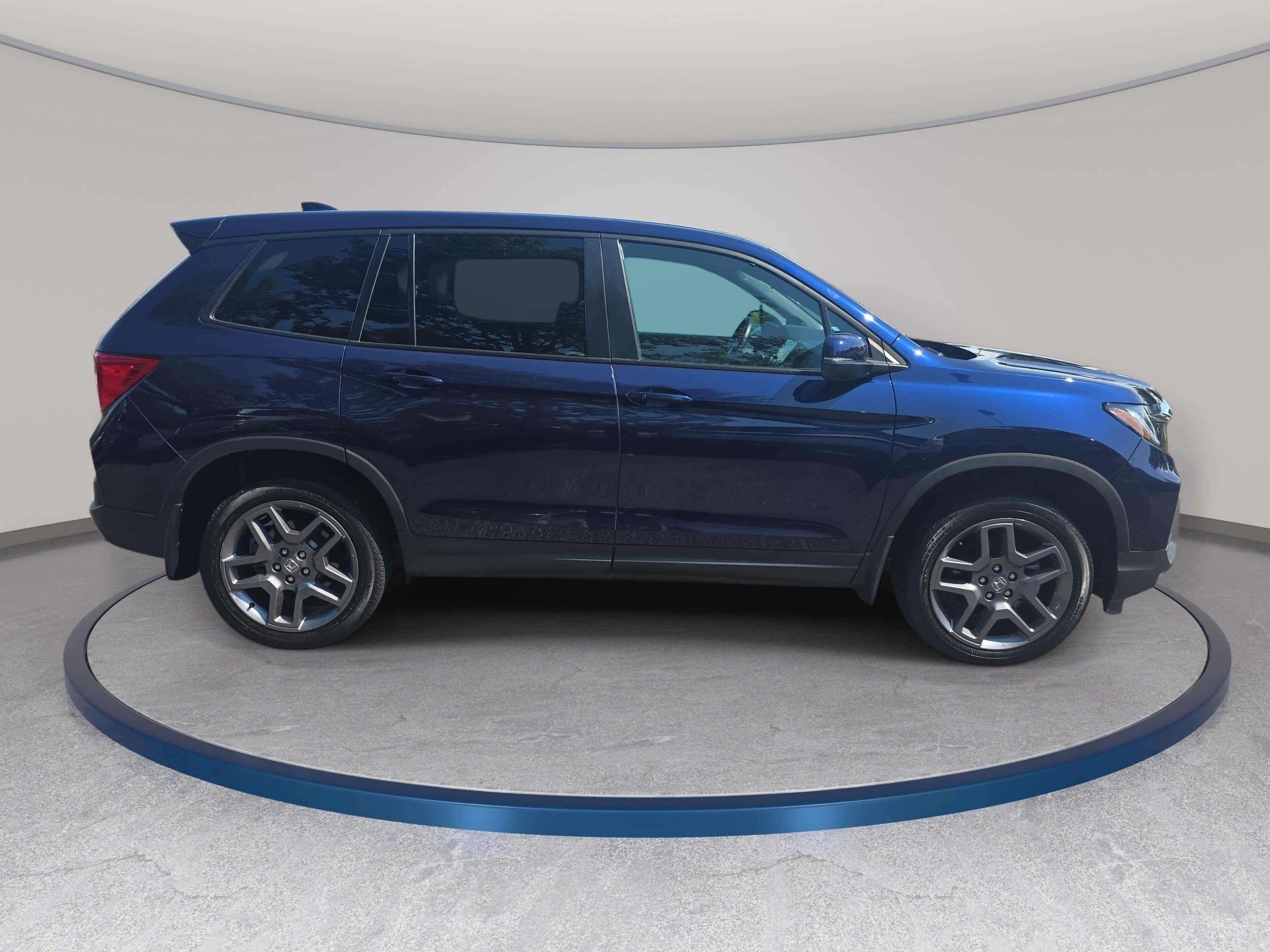 Used 2023 Honda Passport EX-L image 4