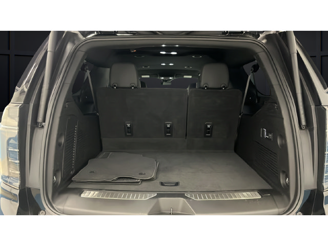 Used 2025 Chevrolet Suburban Premier AWD/4WD image 24