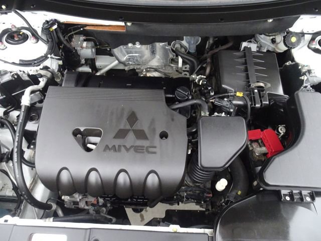 Used 2019 Mitsubishi Outlander SE image 13