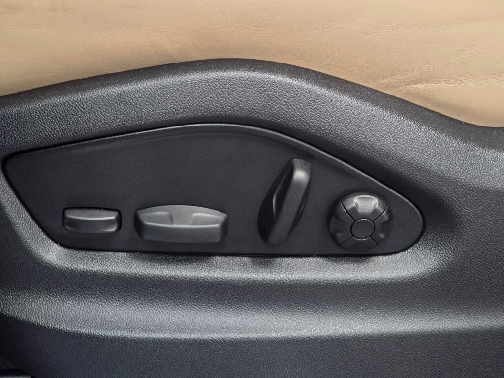 New 2025 Porsche Cayenne Coupe image 24