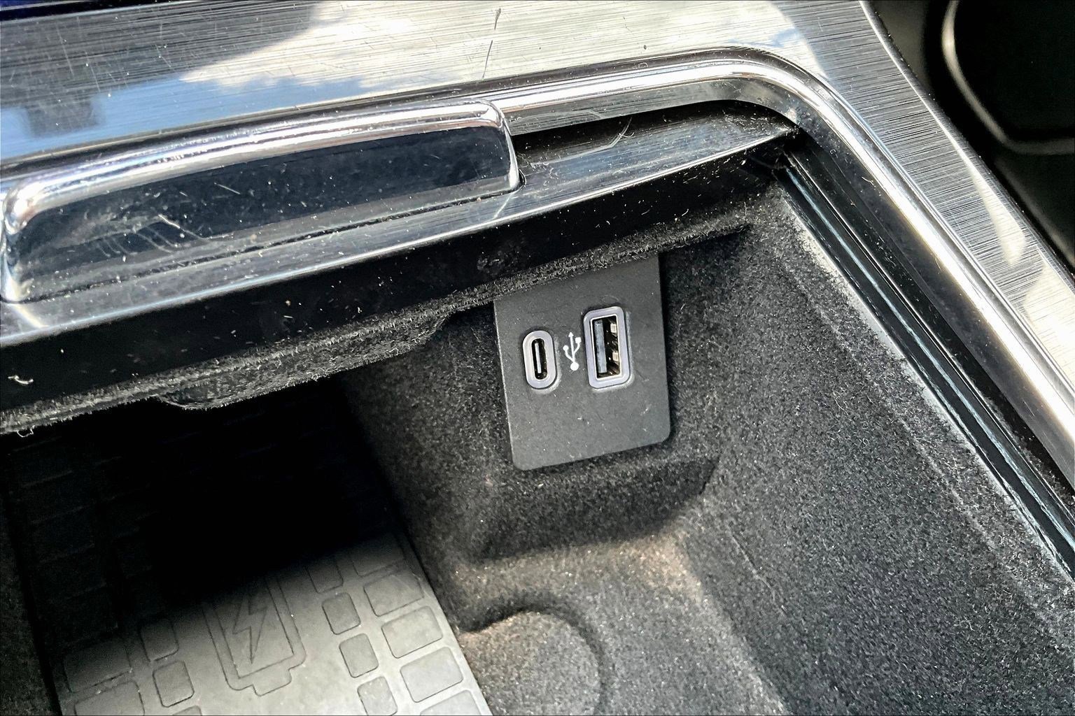 Used 2023 Lincoln Nautilus Reserve AWD/4WD image 16
