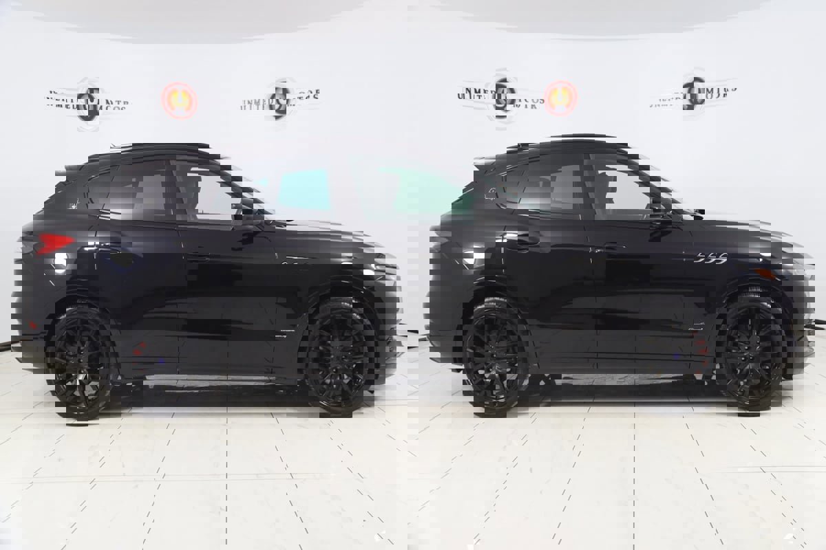 Used 2018 Maserati Levante GranSport image 2