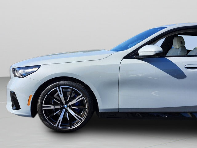 Certified 2026 BMW 530i xDrive w/ M Sport Package image 34