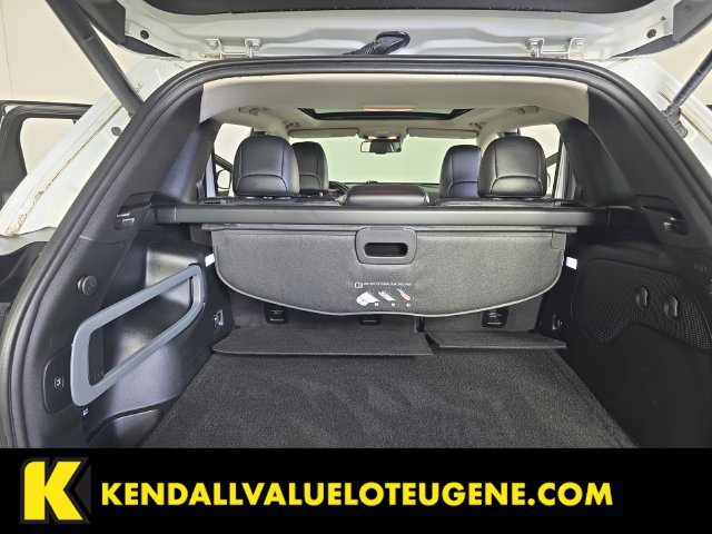 Used 2017 Jeep Cherokee Overland w/ Technology Group AWD/4WD image 29