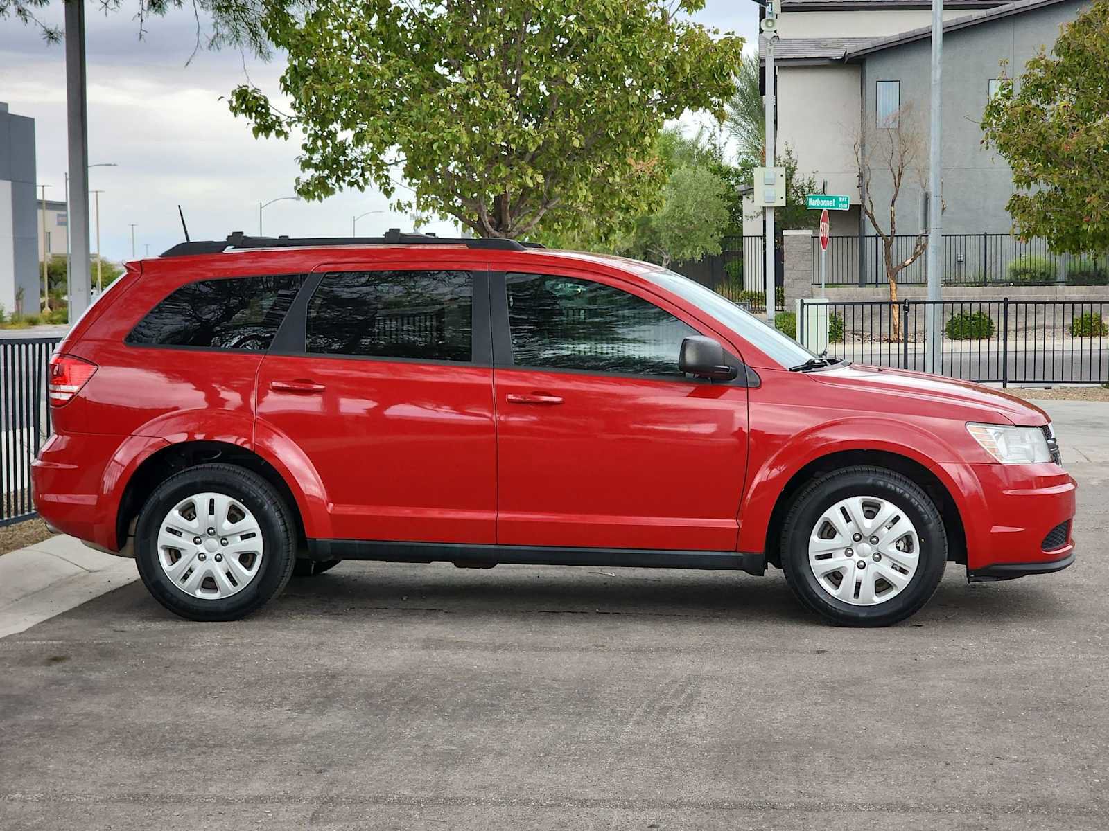 Used 2020 Dodge Journey SE FWD image 9