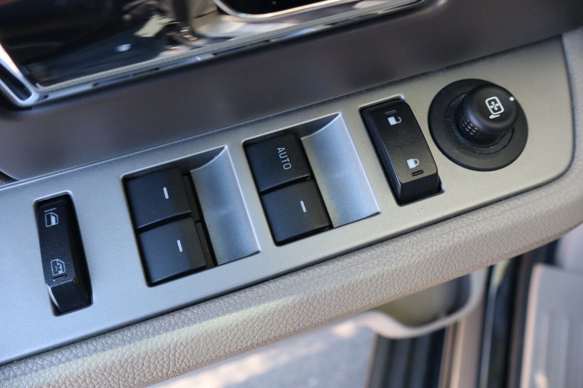 Used 2014 Ford Expedition XLT AWD/4WD image 29