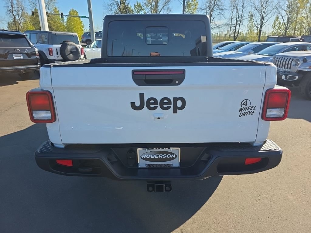 Certified 2022 Jeep Gladiator Willys image 4
