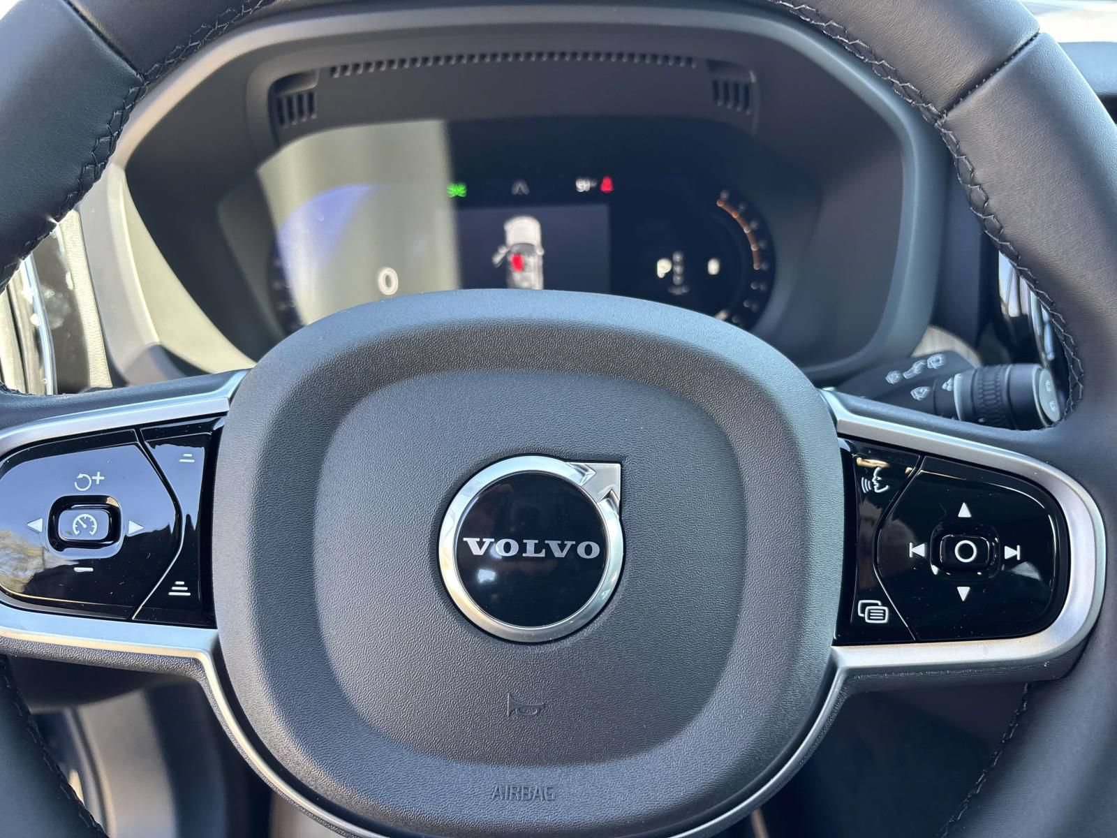 New 2026 Volvo XC60 B5 Plus w/ Protection Package Premier AWD/4WD image 16