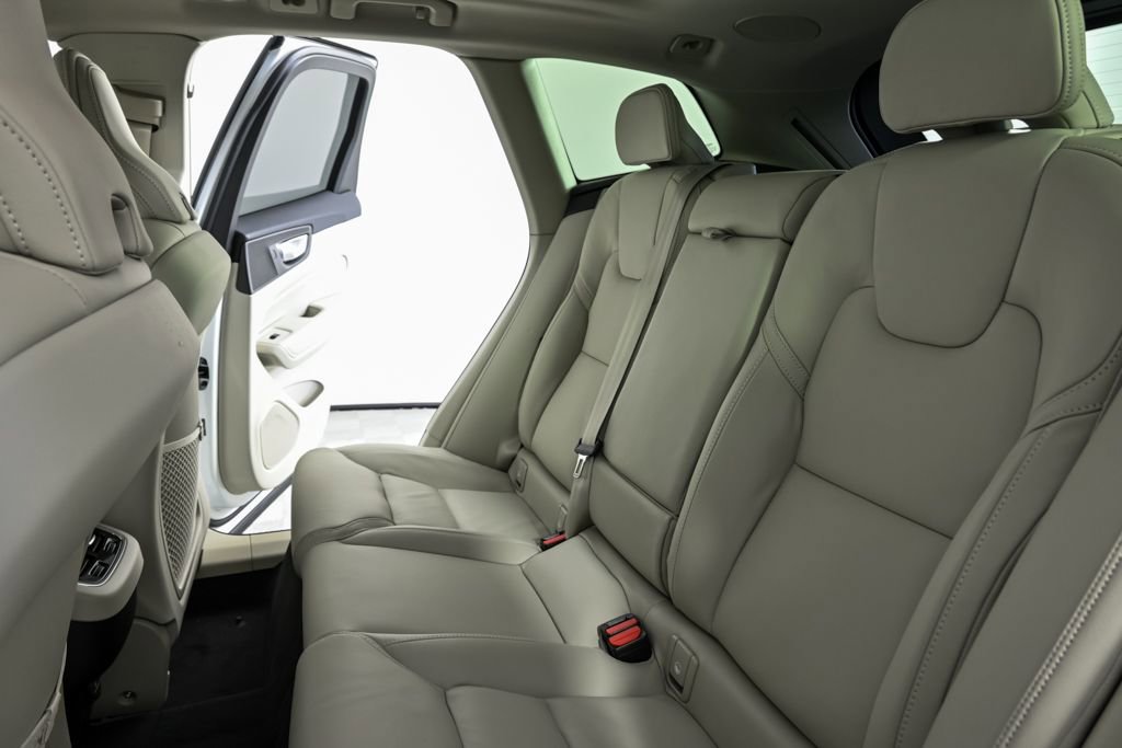 New 2026 Volvo XC60 B5 Ultra w/ Protection Package Premier image 21