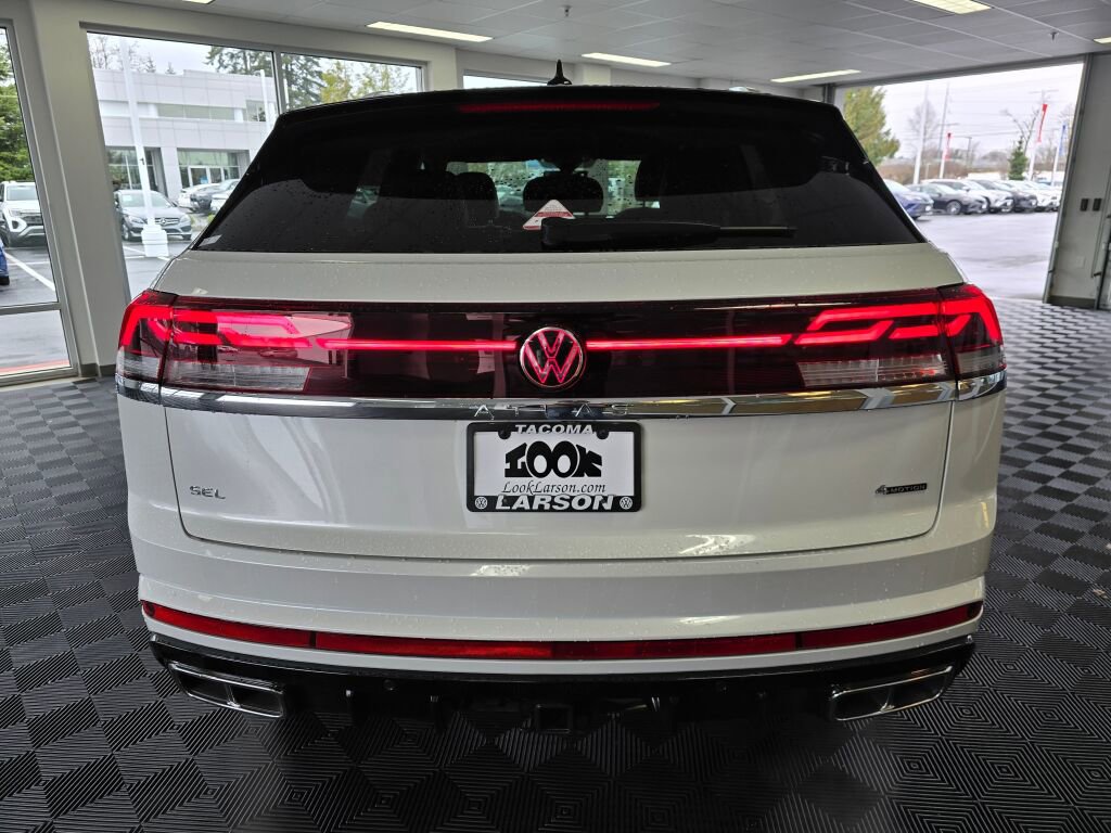 New 2024 Volkswagen Atlas Cross Sport SEL R-Line image 5
