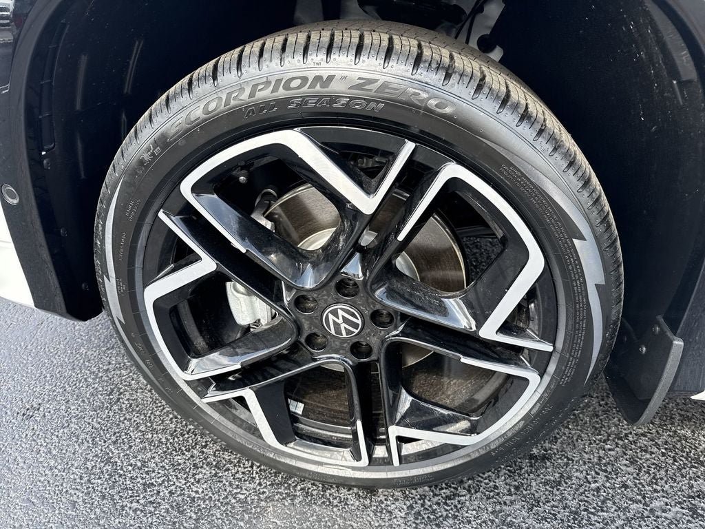 New 2026 Volkswagen Tiguan SEL R-Line AWD/4WD image 8