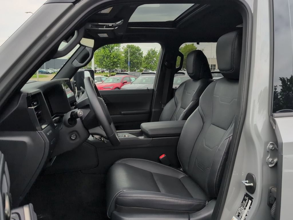 Used 2025 Lexus GX 550 w/ Cold Area Package AWD/4WD image 12