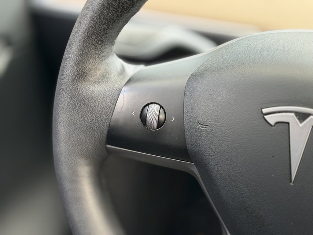 Used 2021 Tesla Model Y Long Range image 42