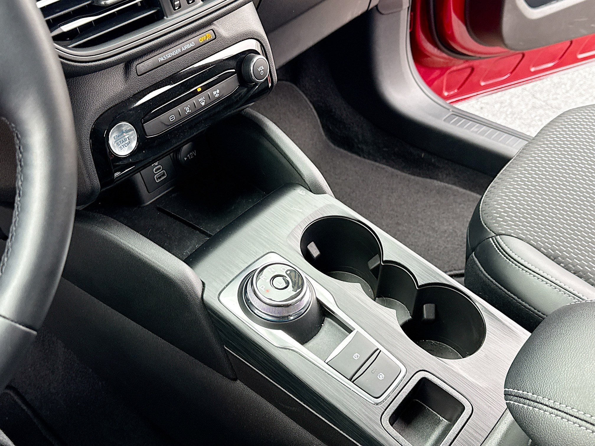 New 2025 Ford Escape SE FWD image 10