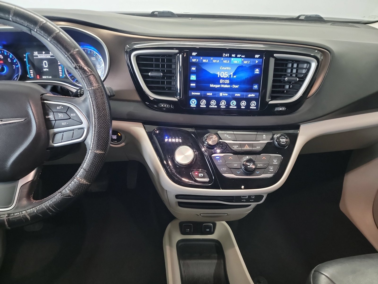 Used 2017 Chrysler Pacifica Touring-L FWD image 20