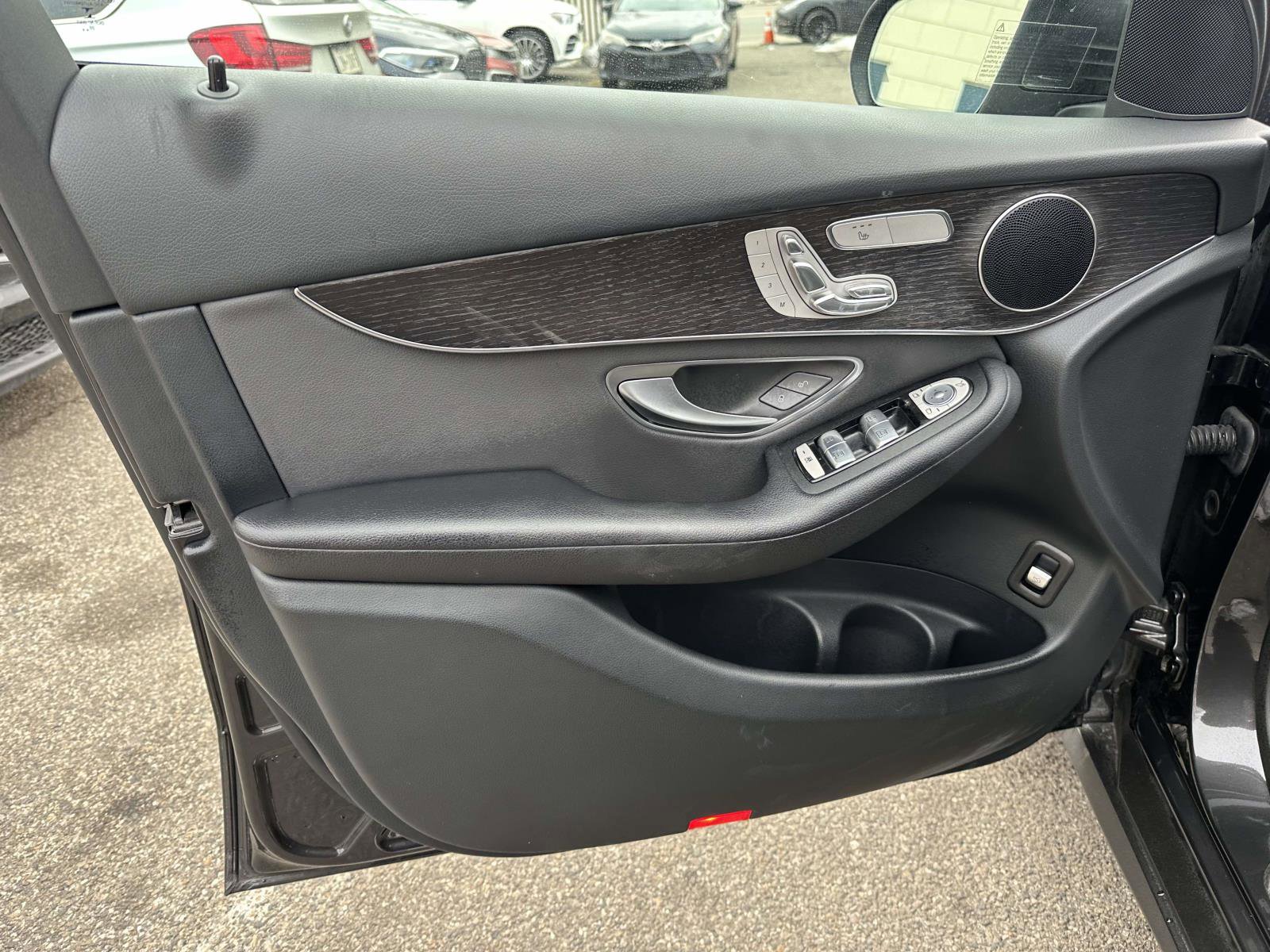 Used 2021 Mercedes-Benz GLC 300 4MATIC image 12