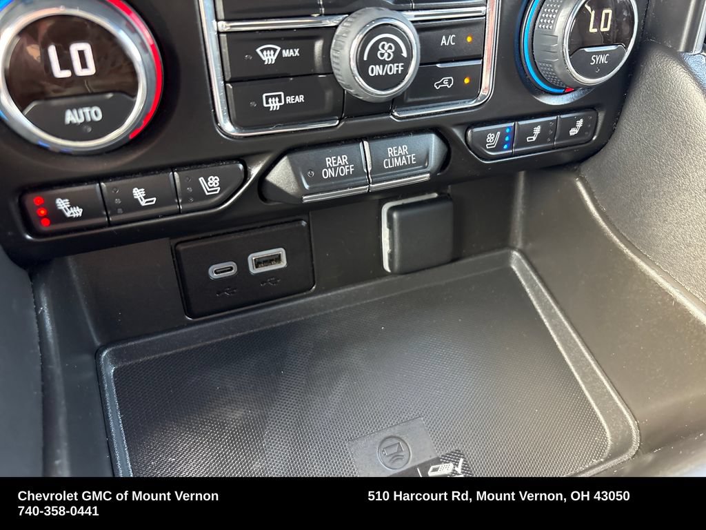 Used 2024 Chevrolet Suburban Premier AWD/4WD image 44