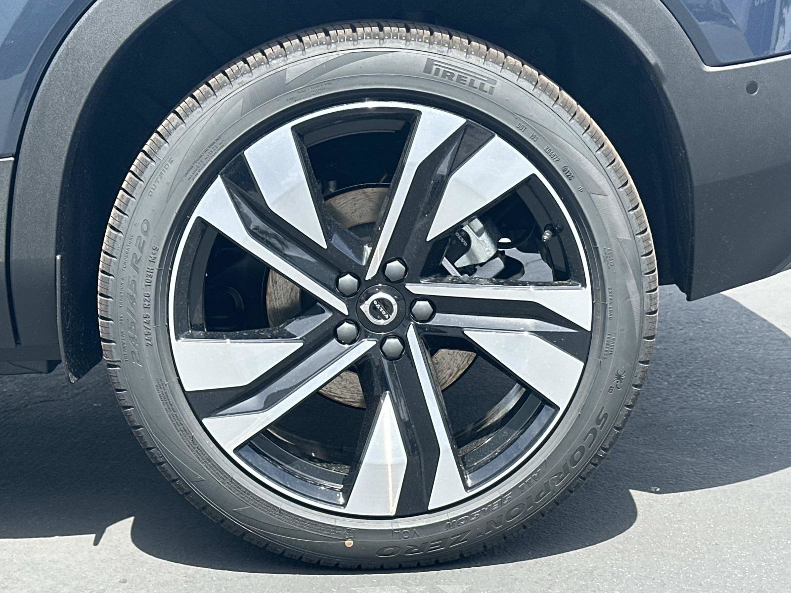 New 2026 Volvo XC40 B5 Ultra w/ Climate Package AWD/4WD image 23