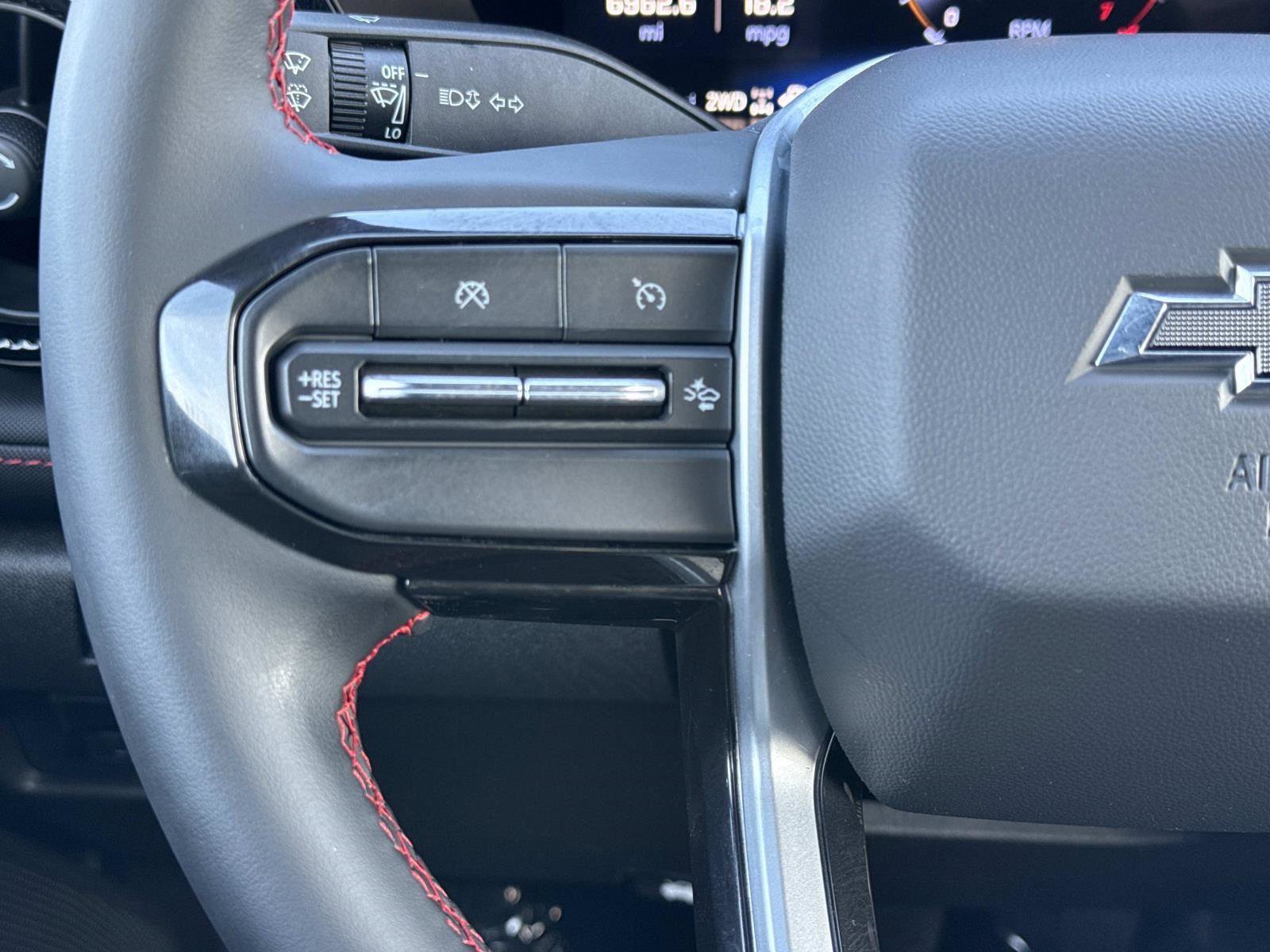 Used 2024 Chevrolet Colorado Z71 w/ Z71 Convenience Package 2 image 8