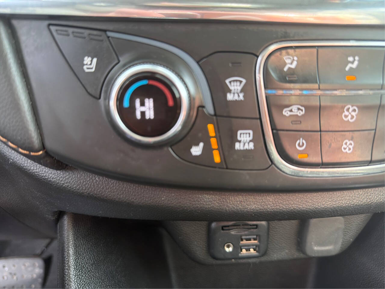 Used 2021 Chevrolet Traverse Premier AWD/4WD image 41