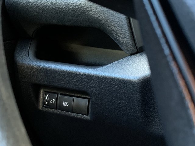 Used 2022 Toyota RAV4 LE AWD/4WD image 15