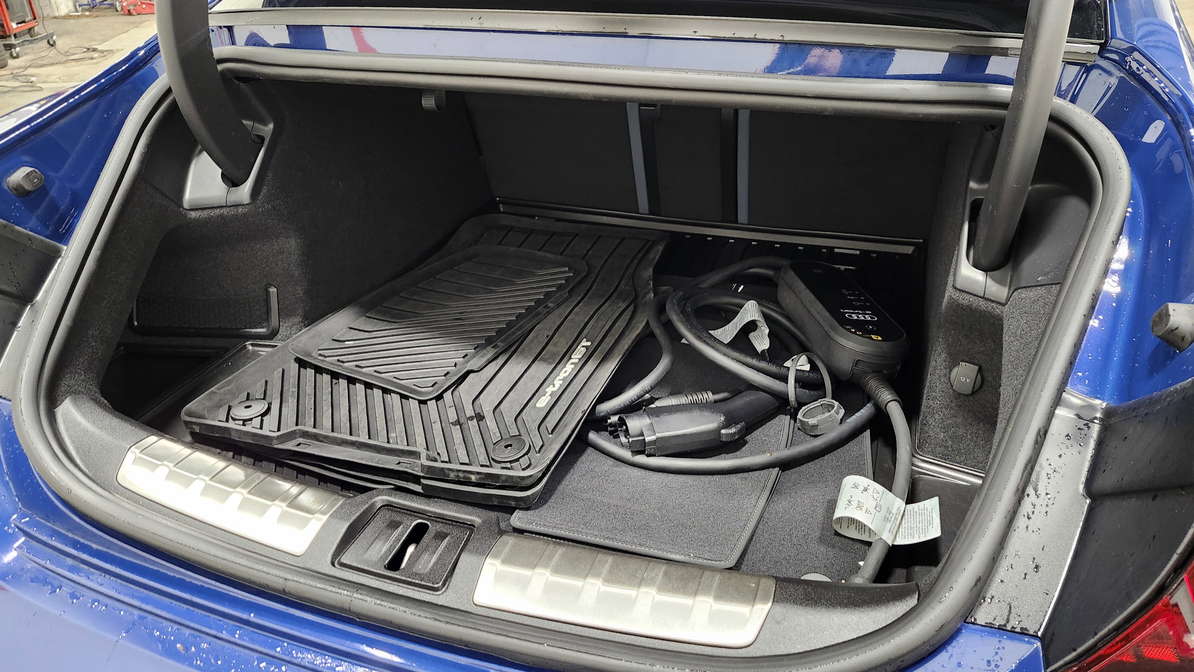 Used 2024 Audi e-tron GT Premium Plus image 23