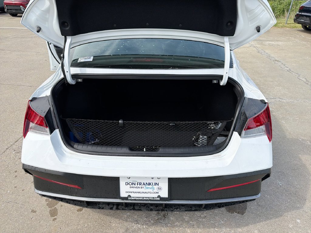 New 2026 Hyundai Elantra Sport FWD image 17