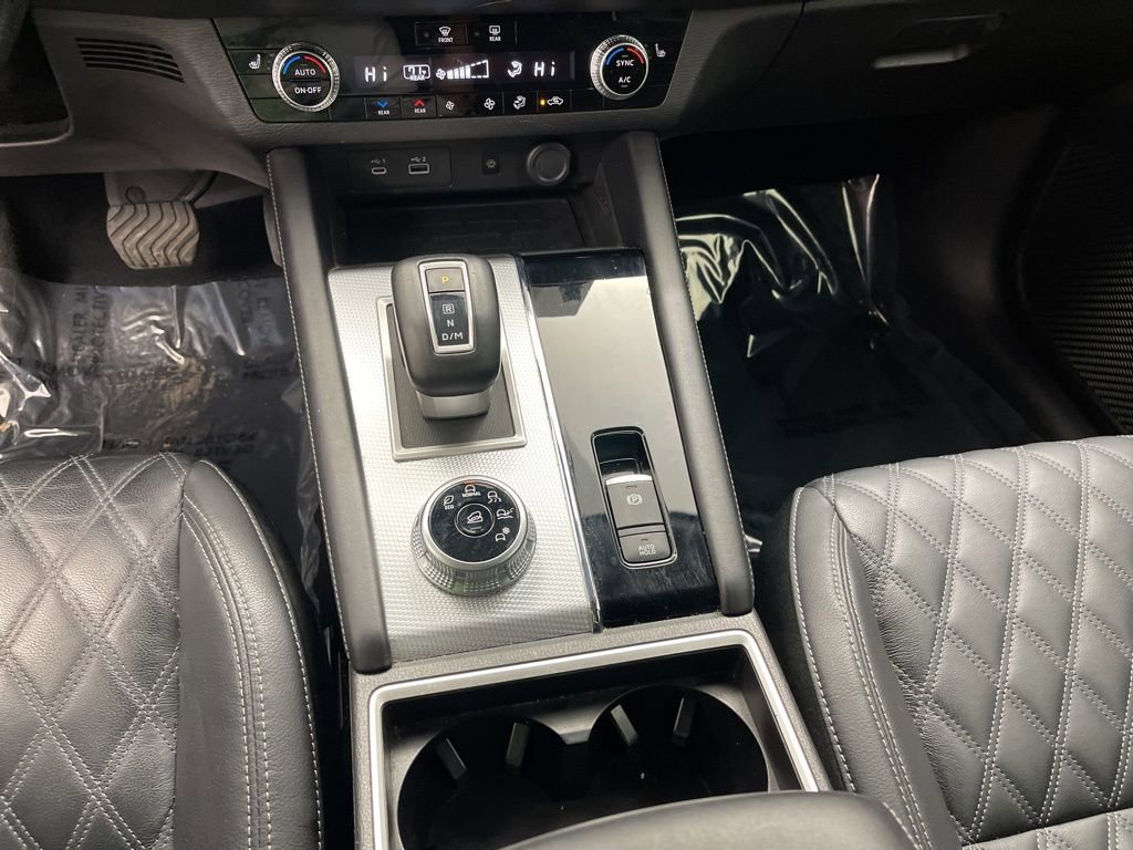 Used 2022 Mitsubishi Outlander SEL image 11