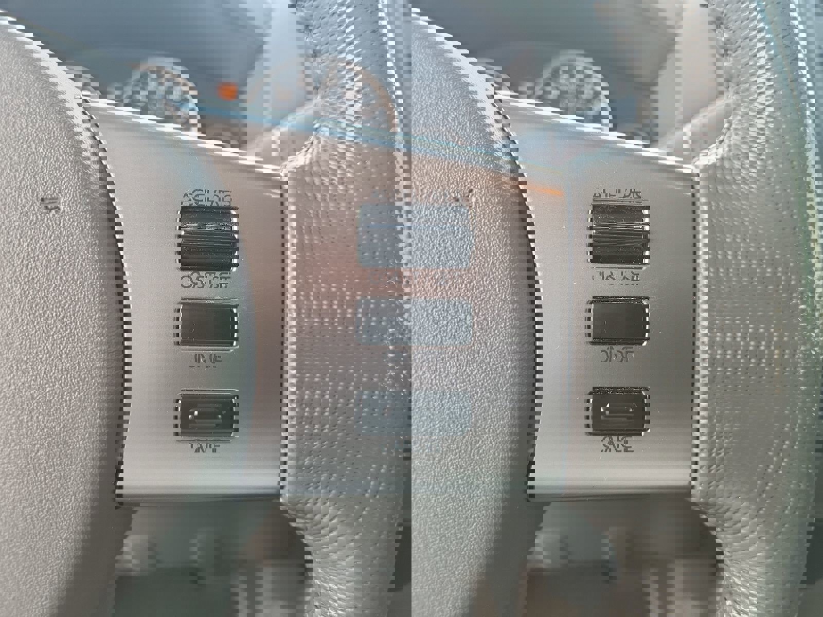 Used 2010 Nissan Frontier LE w/ LE Value Truck Pkg image 10