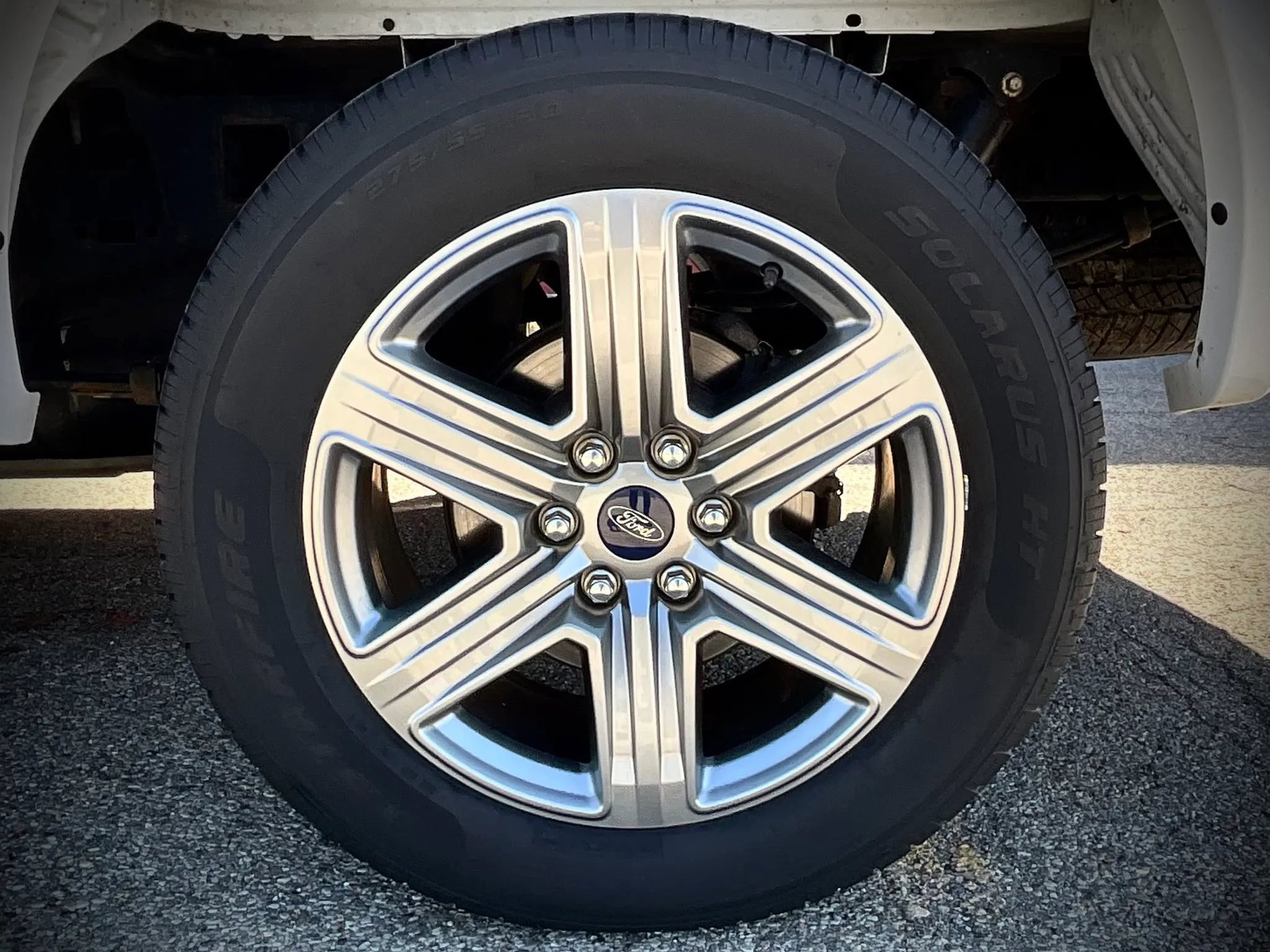 Used 2019 Ford F150 Lariat w/ Equipment Group 502A Luxury AWD/4WD image 40