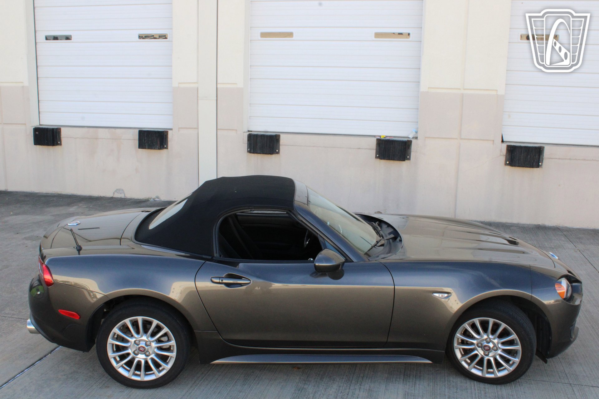Used 2017 FIAT 124 Spider Classica image 25