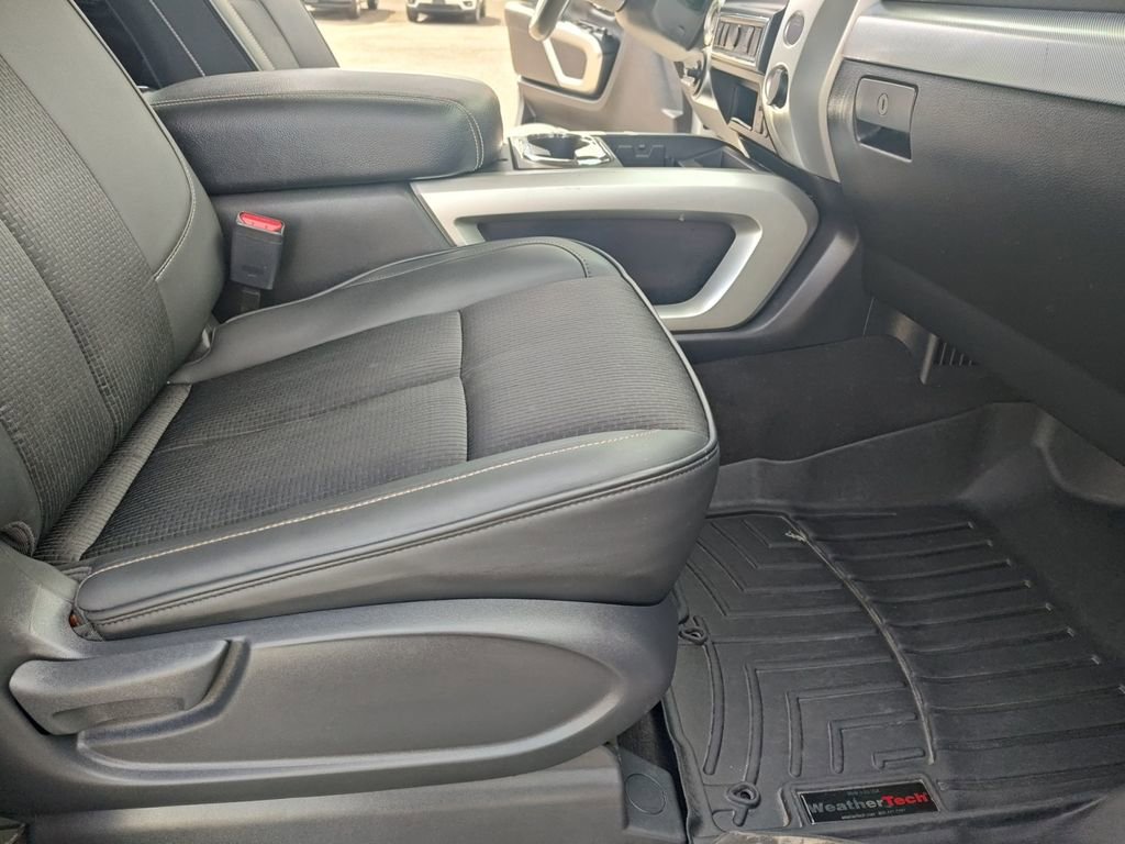 Used 2018 Nissan Titan PRO-4X image 31