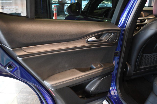 Used 2022 Alfa Romeo Stelvio Ti AWD/4WD image 19